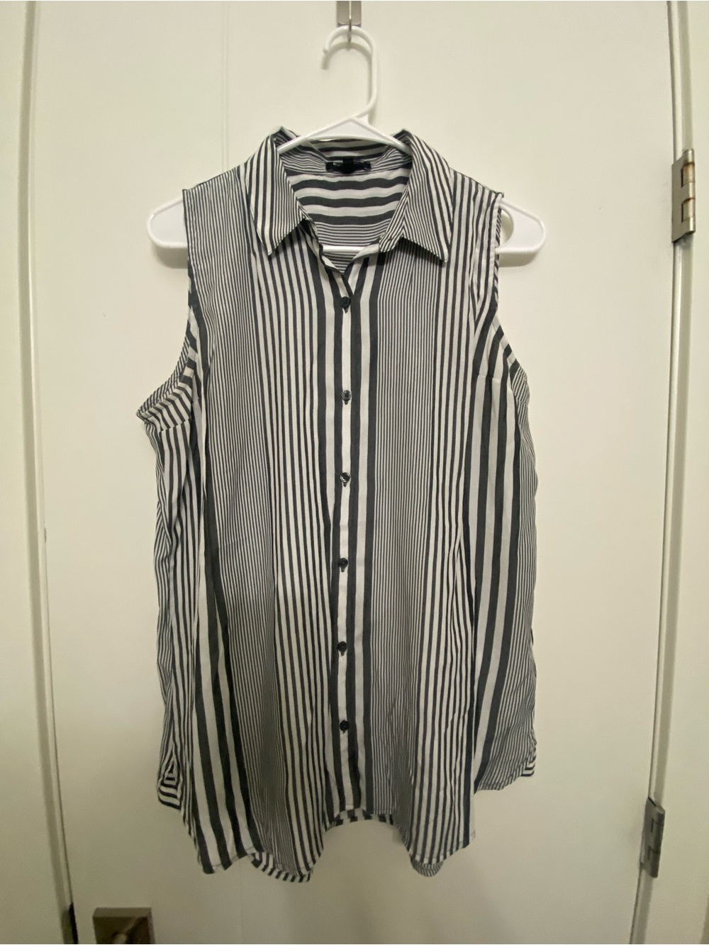 Express Black and White Vertical Stripe Sleeveless Button-Down Shirt